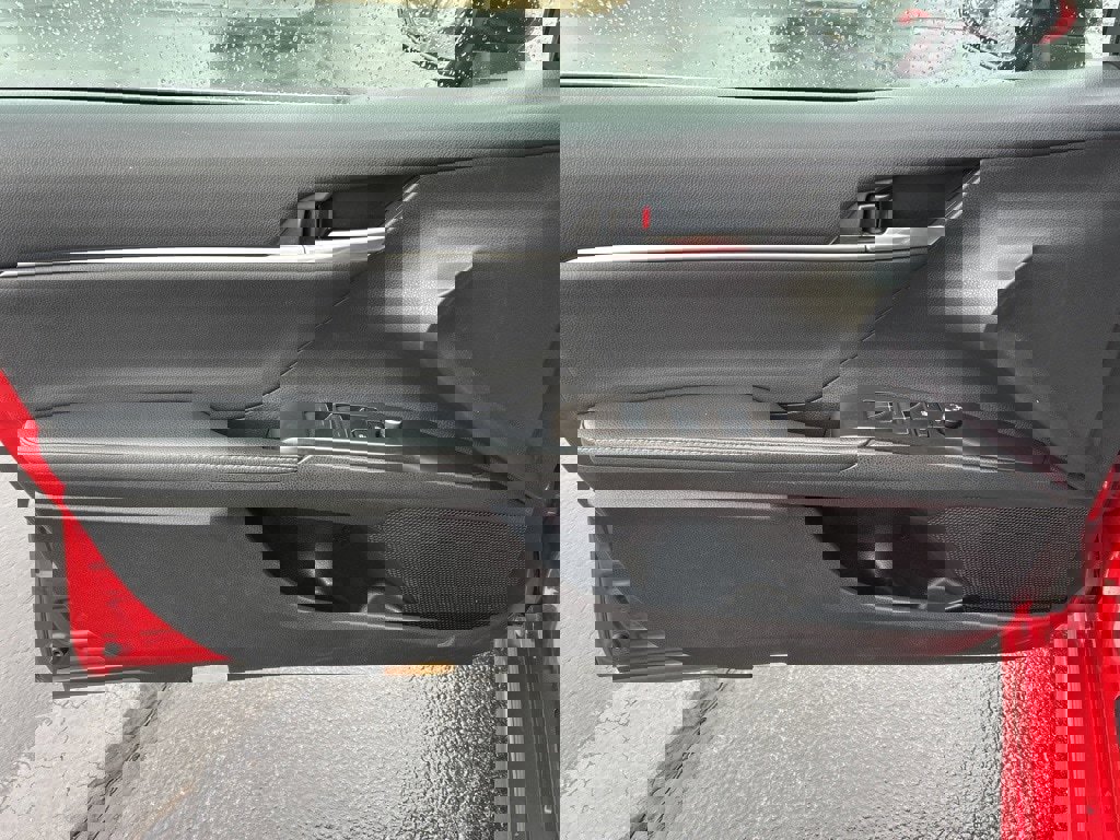 Used 2023 Toyota Camry XSE image 3