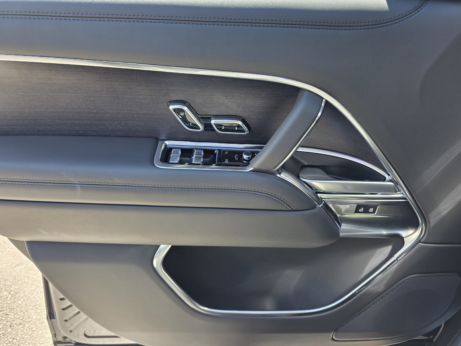 New 2026 Land Rover Range Rover SE AWD/4WD image 17