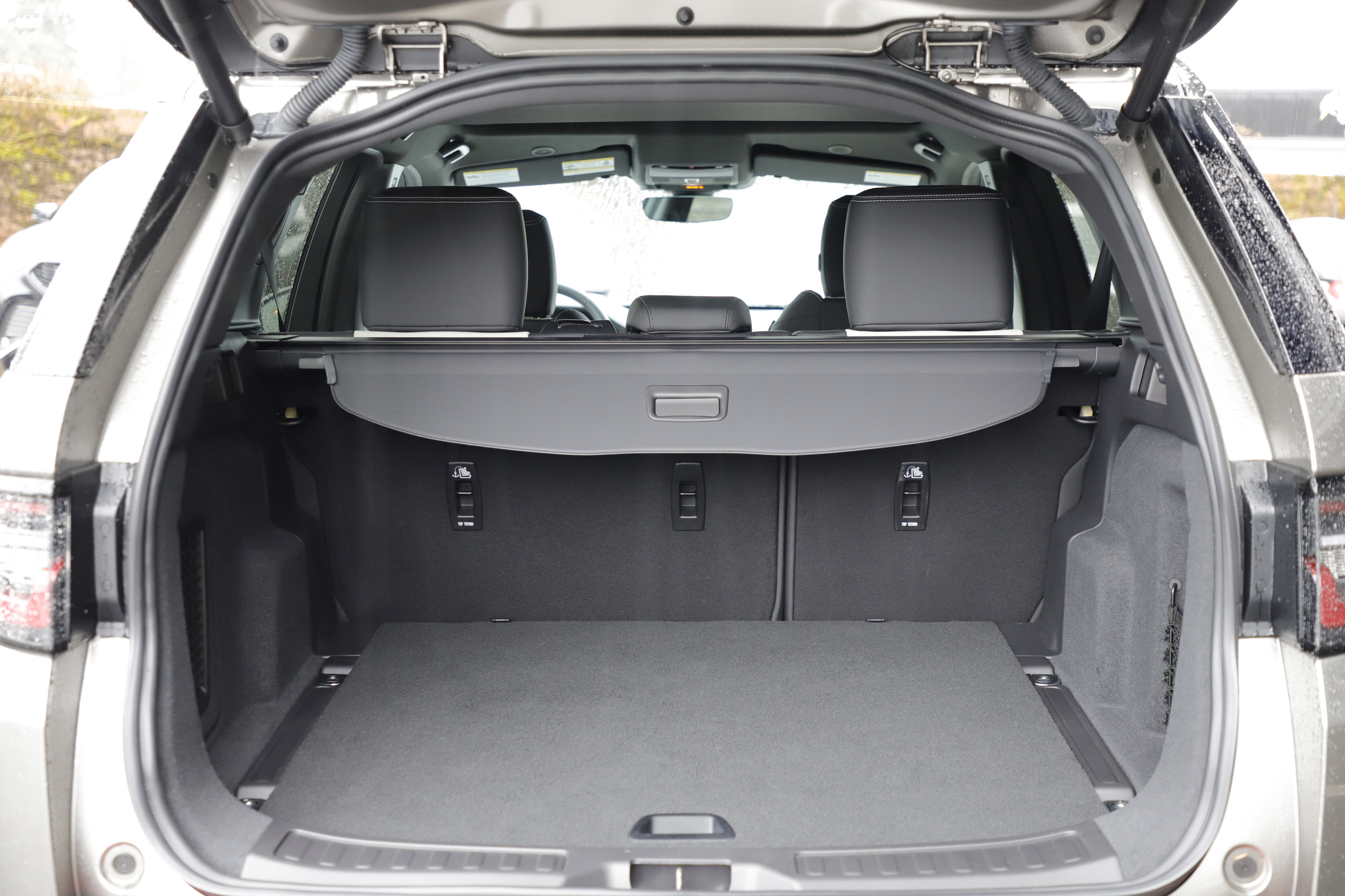 Certified 2025 Land Rover Discovery Sport Dynamic SE image 15