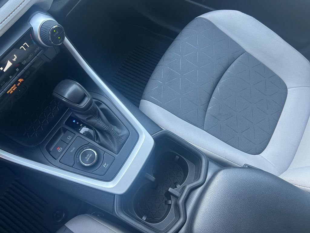 Used 2022 Toyota RAV4 XLE image 20
