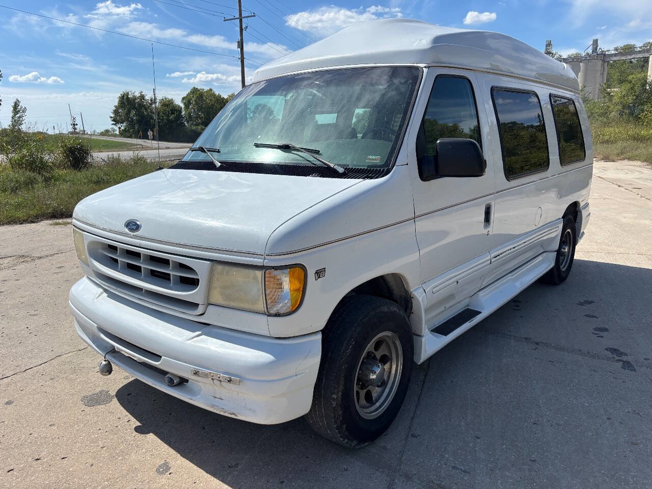 Used 1999 Ford E-250 and Econoline 250 RWD image 4