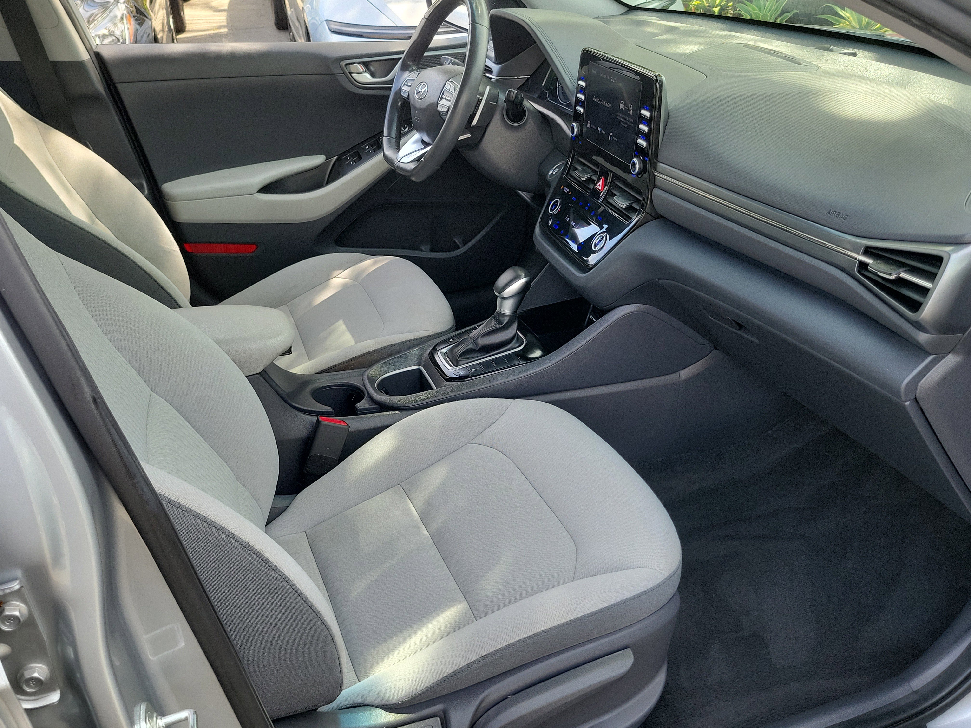 Used 2022 Hyundai Ioniq SE FWD image 21