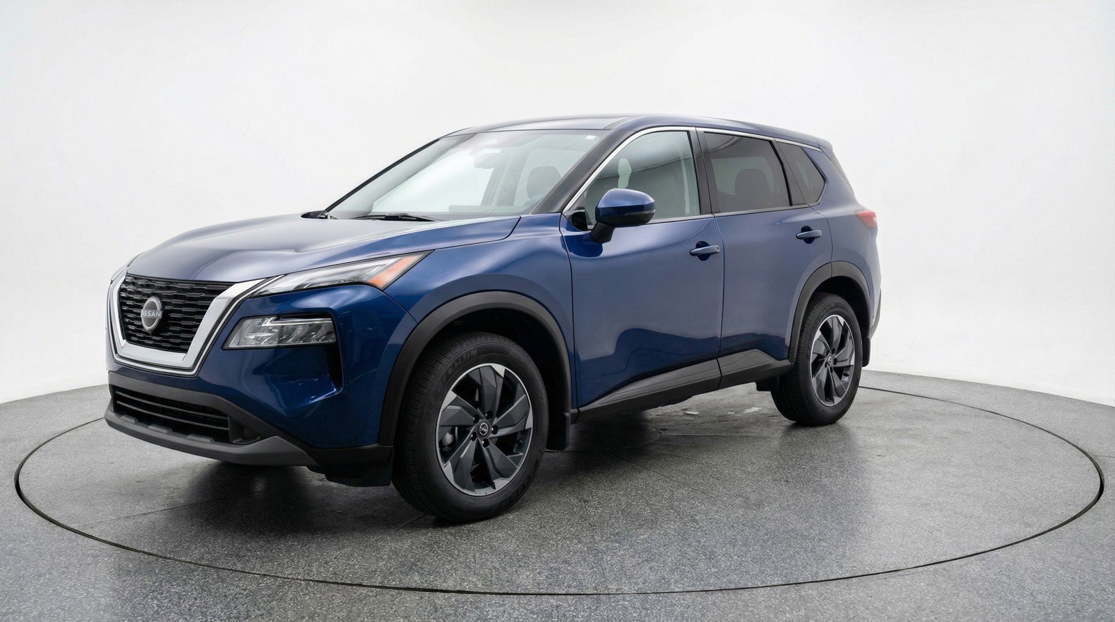 Used 2025 Nissan Rogue SV image 3