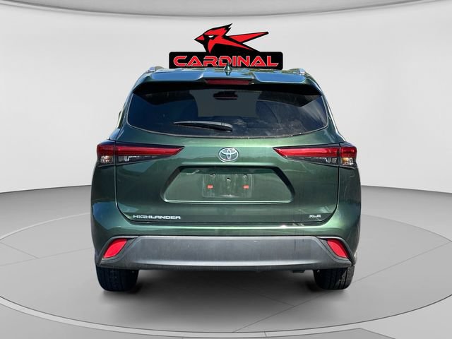 Used 2023 Toyota Highlander XLE FWD image 4