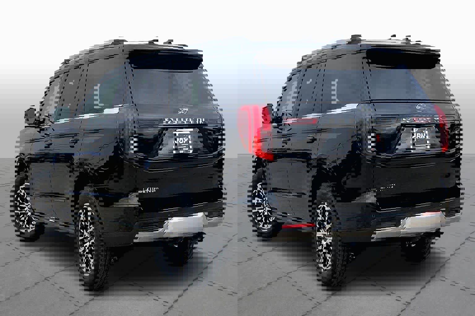 Used 2025 Ford Expedition Platinum image 12