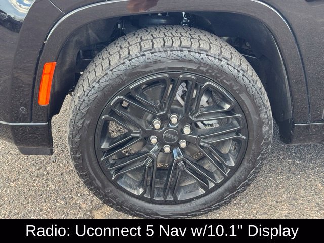 Used 2025 Jeep Wagoneer Series II w/ Premium Group I AWD/4WD image 11