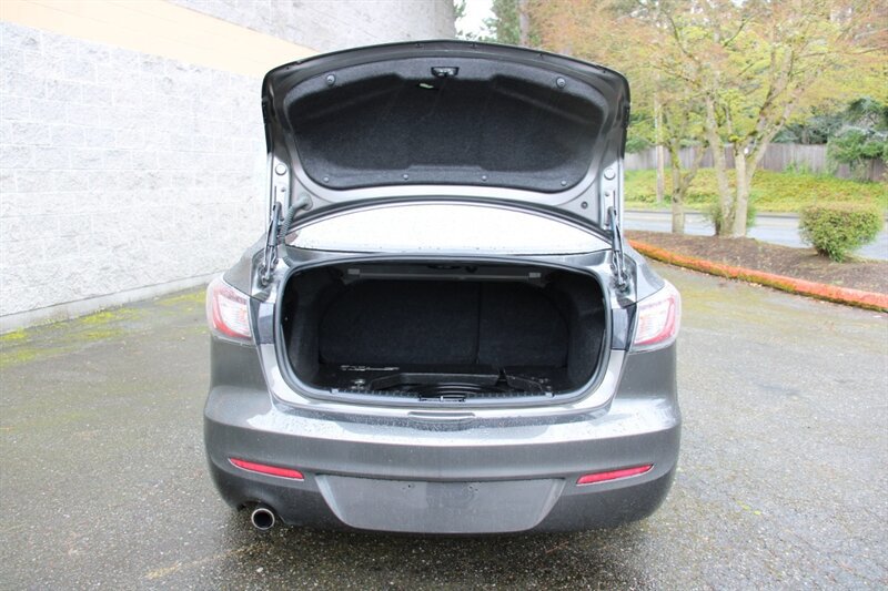 Used 2013 MAZDA MAZDA3 i Grand Touring image 16