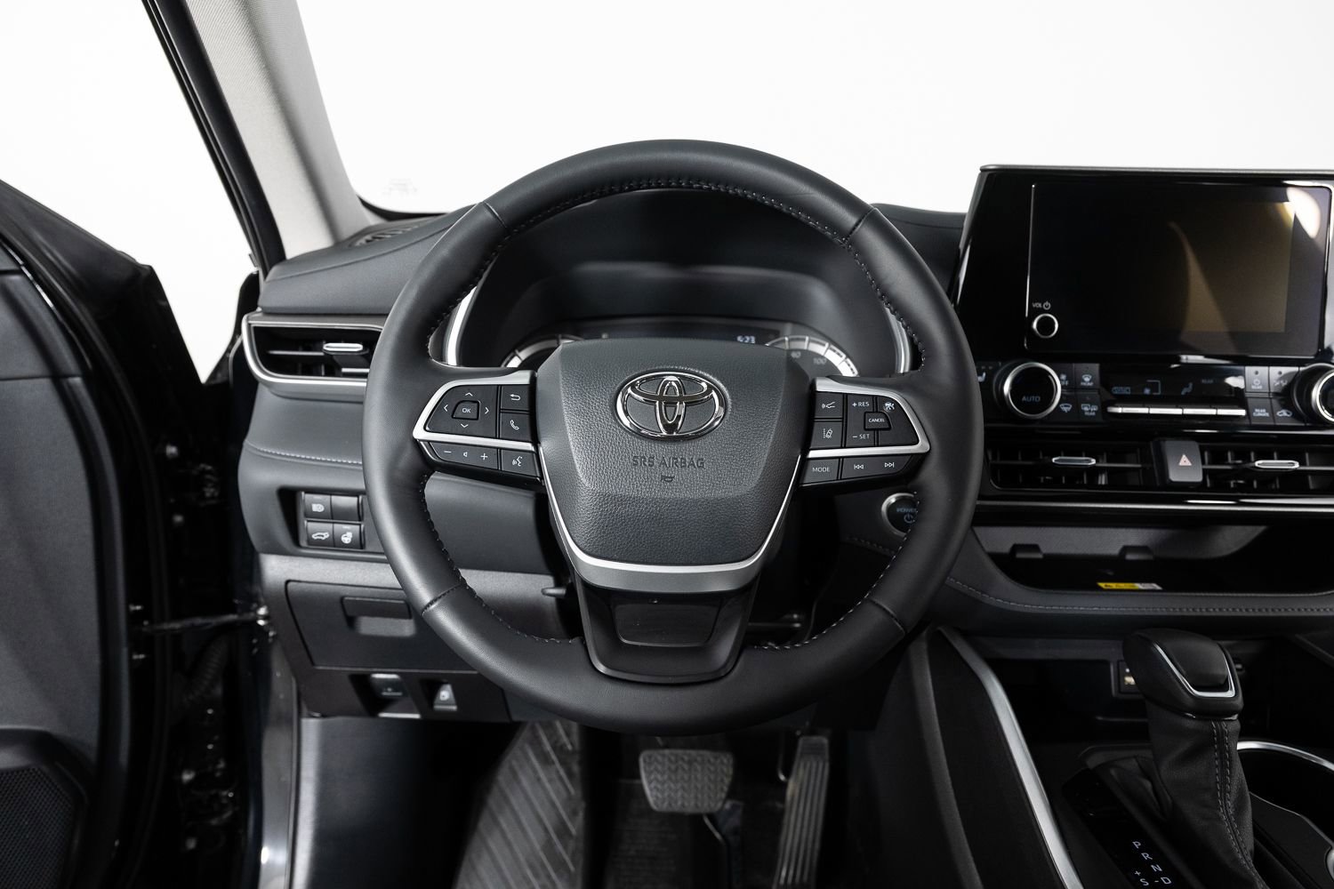 Used 2024 Toyota Highlander XLE image 33