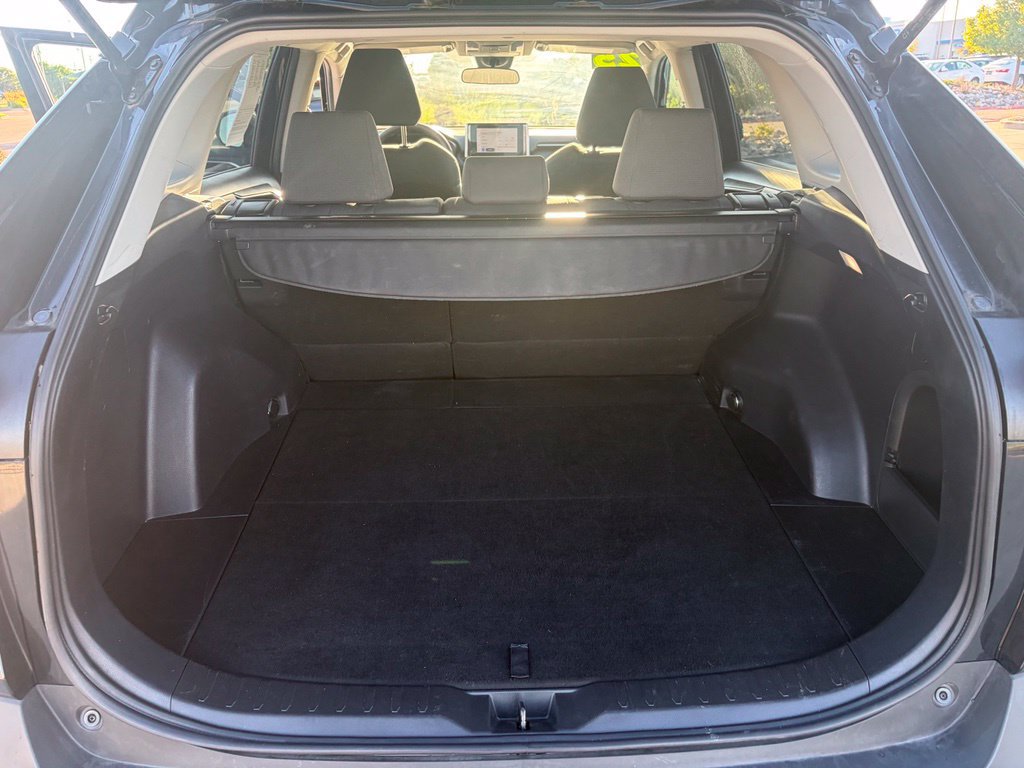 Used 2025 Toyota RAV4 XLE AWD/4WD image 16
