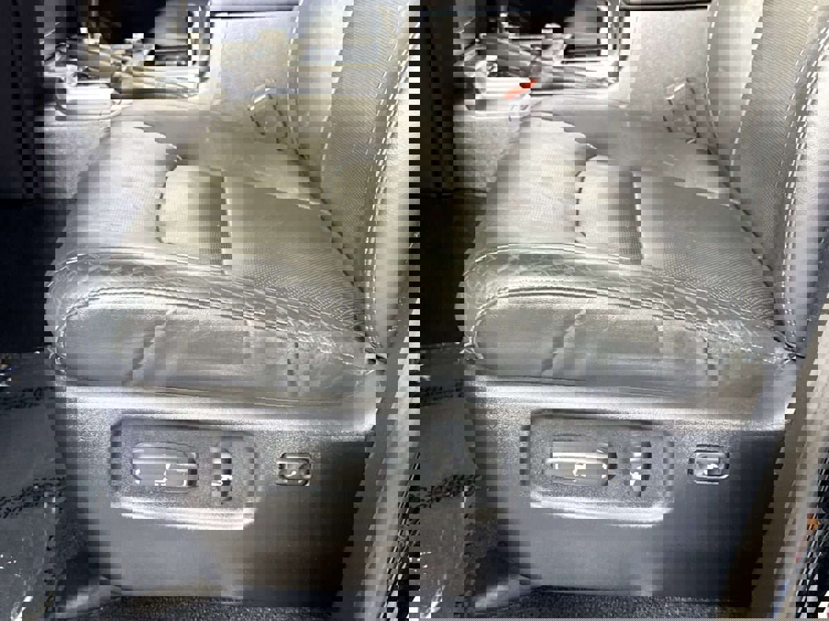 Used 2017 Toyota Land Cruiser image 26