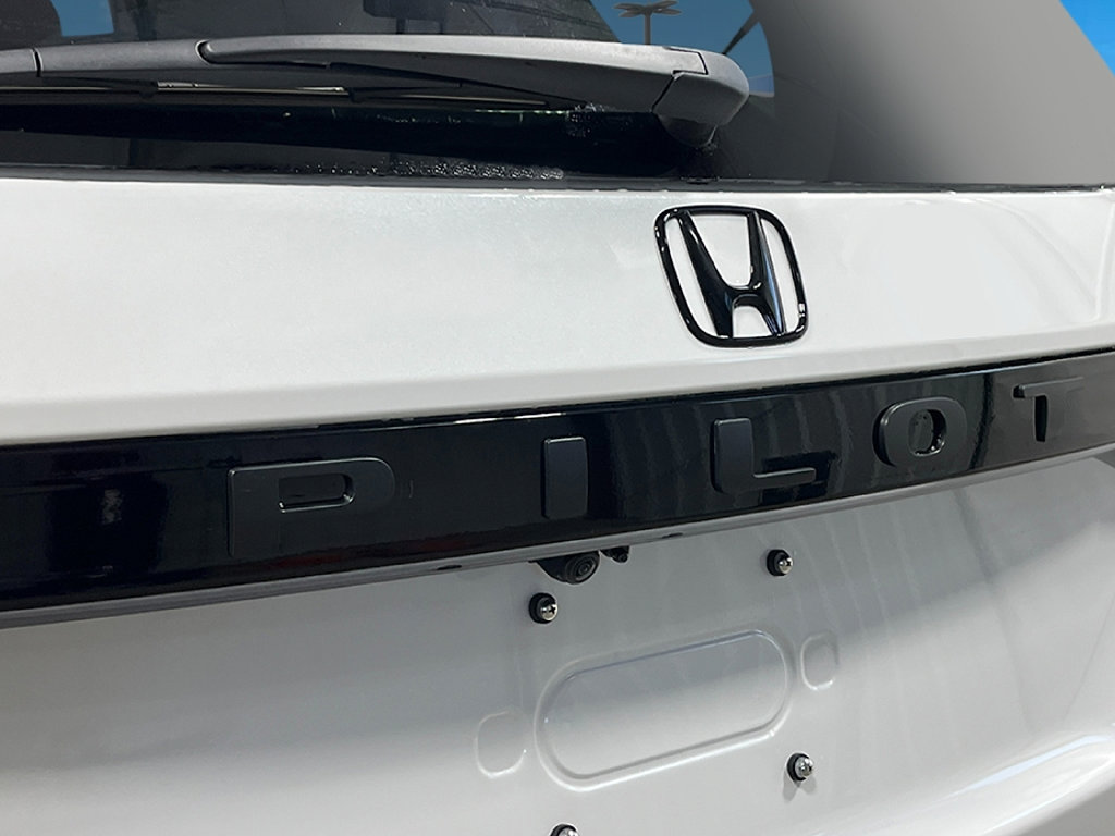 New 2026 Honda Pilot Touring image 7