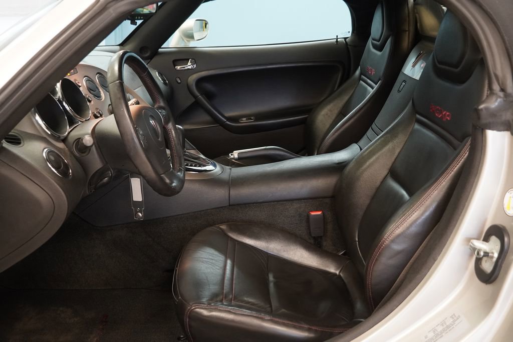 Used 2008 Pontiac Solstice GXP w/ Premium Package image 5