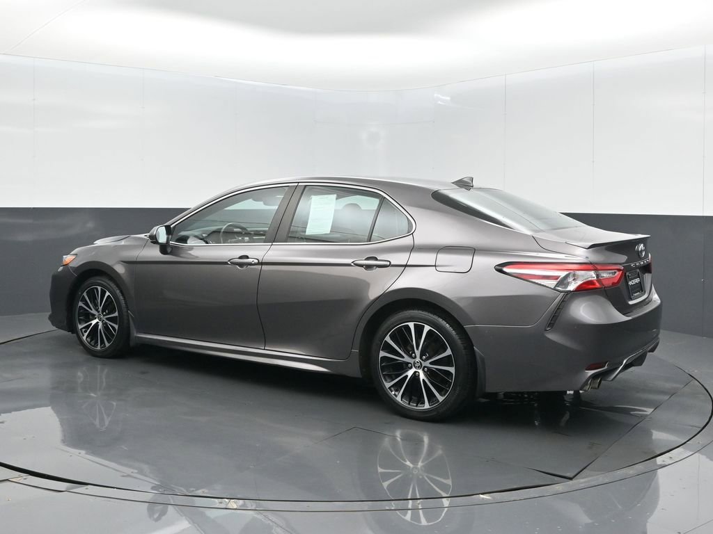 Used 2020 Toyota Camry SE FWD image 16