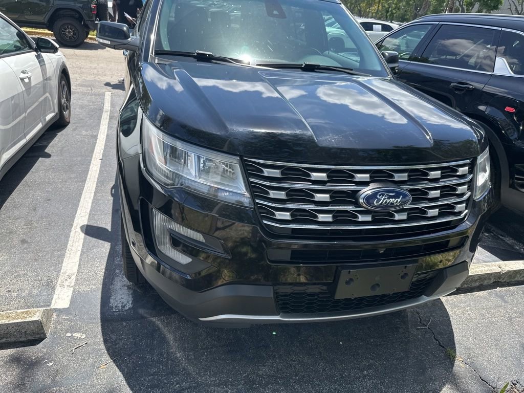 Used 2016 Ford Explorer Limited w/ Equipment Group 301A image 3