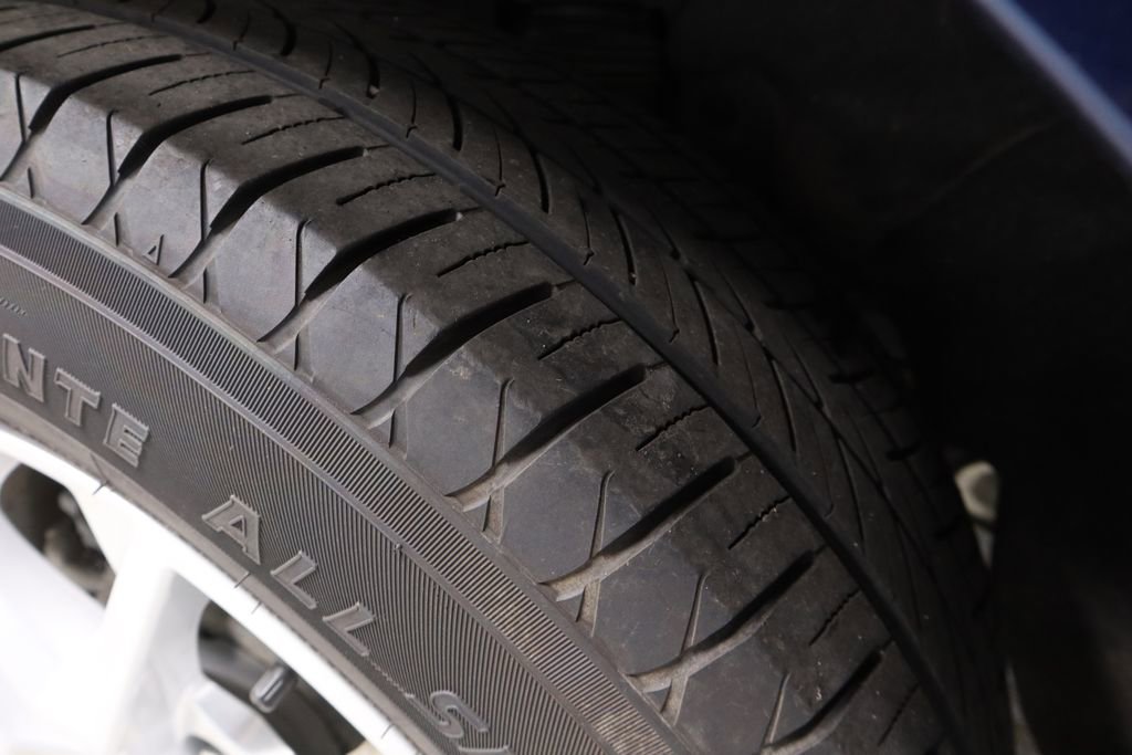 Used 2022 Chevrolet Equinox LS image 18