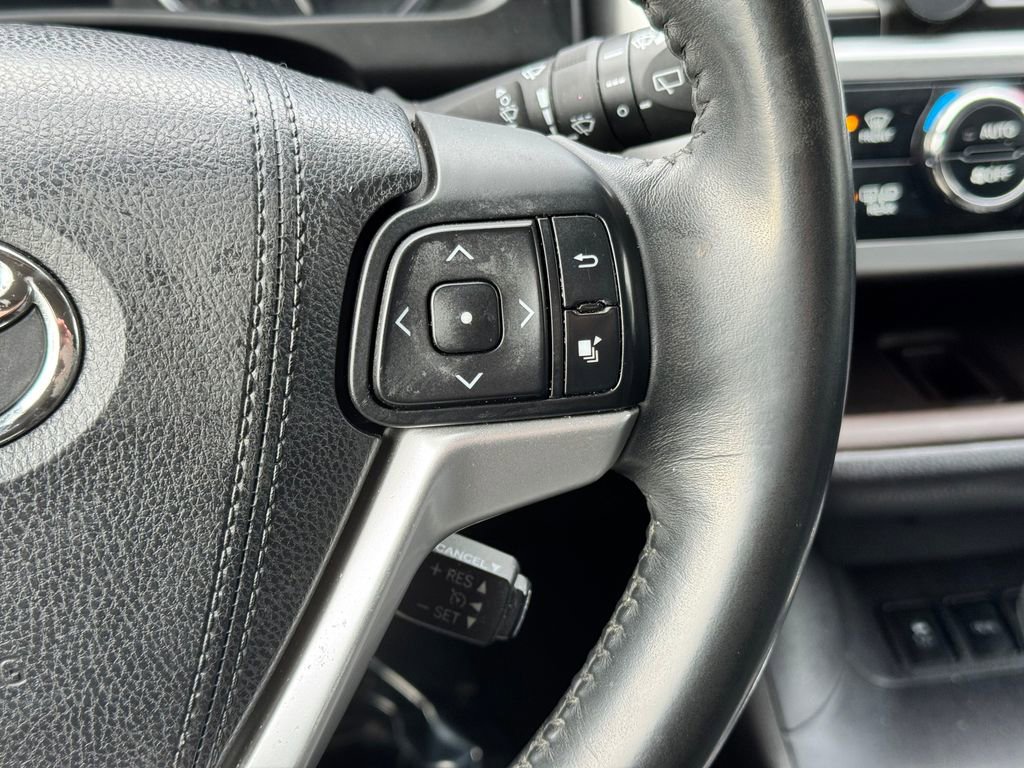 Used 2015 Toyota Highlander XLE image 62