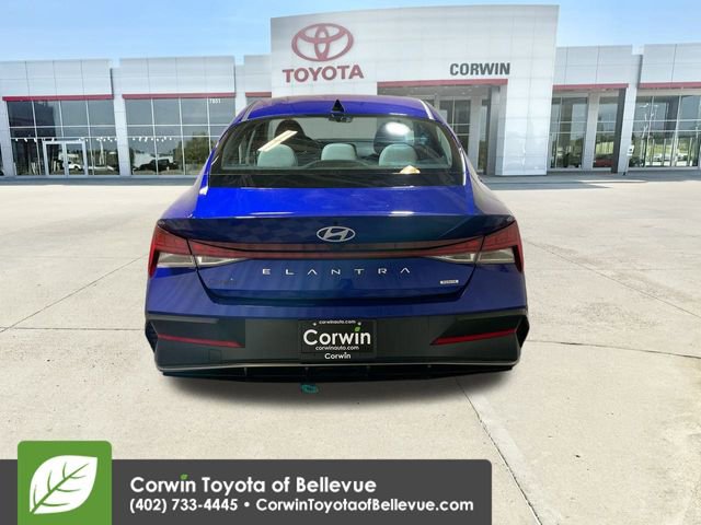 Used 2025 Hyundai Elantra Limited image 7
