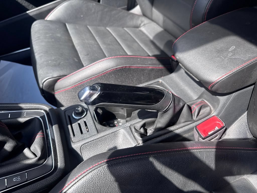 Used 2019 Volkswagen GTI SE FWD image 23