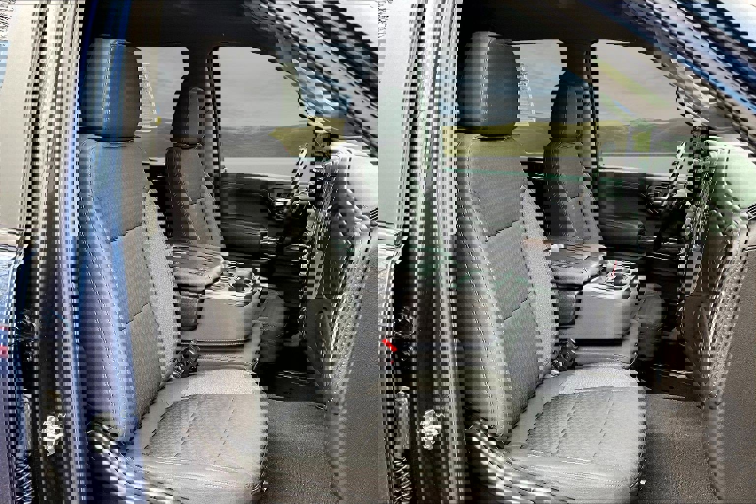 Used 2022 Chevrolet Silverado 2500 LT w/ Convenience Package image 21