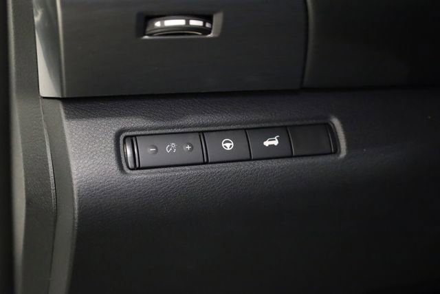 Used 2023 Nissan Pathfinder SL AWD/4WD image 13