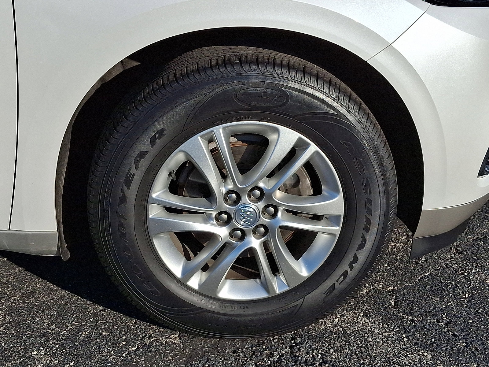 Used 2020 Buick Enclave Essence w/ Sound and Sites Package image 9