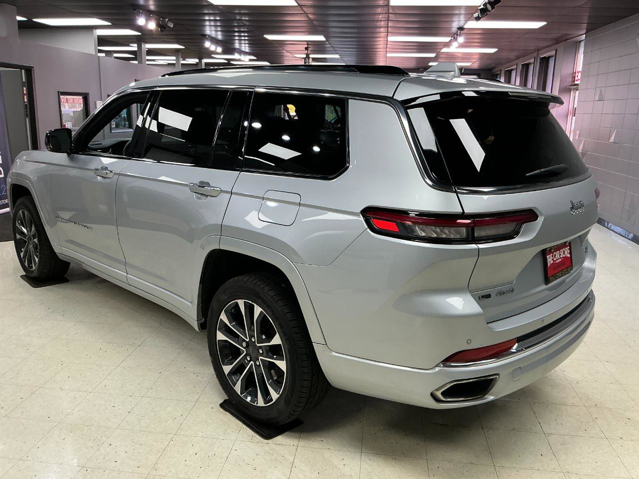 Used 2023 Jeep Grand Cherokee L Overland AWD/4WD image 4