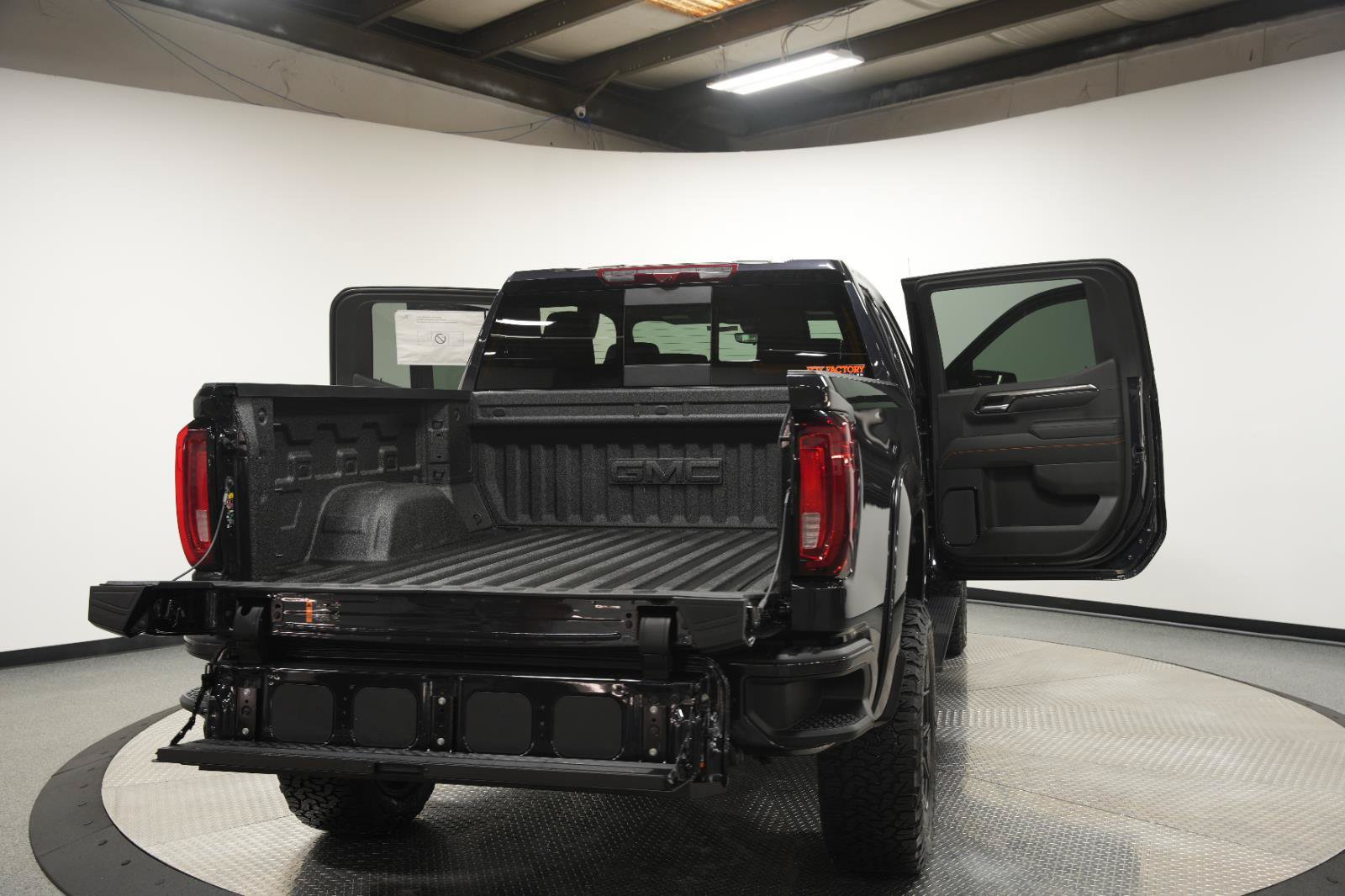 New 2026 GMC Sierra 1500 AT4 w/ AT4 Premium Package AWD/4WD image 14