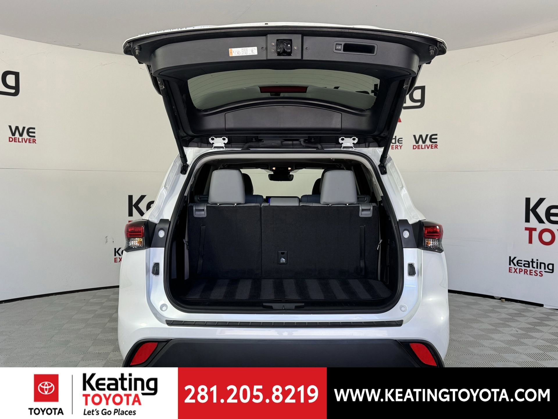 Used 2025 Toyota Highlander XLE image 17