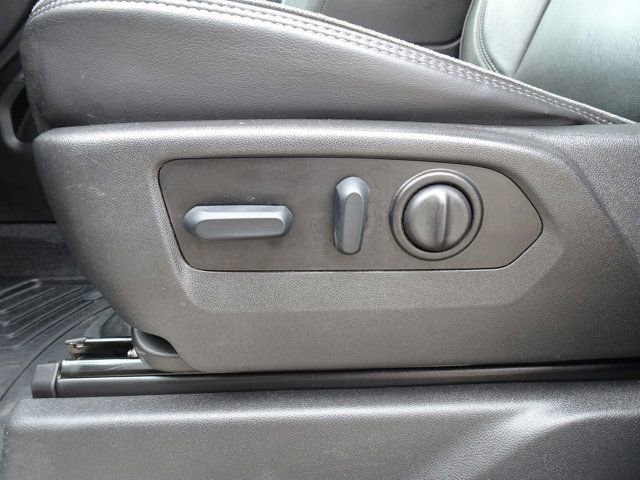 Used 2022 Chevrolet Silverado 2500 High Country w/ Z71 Off-Road Package image 11