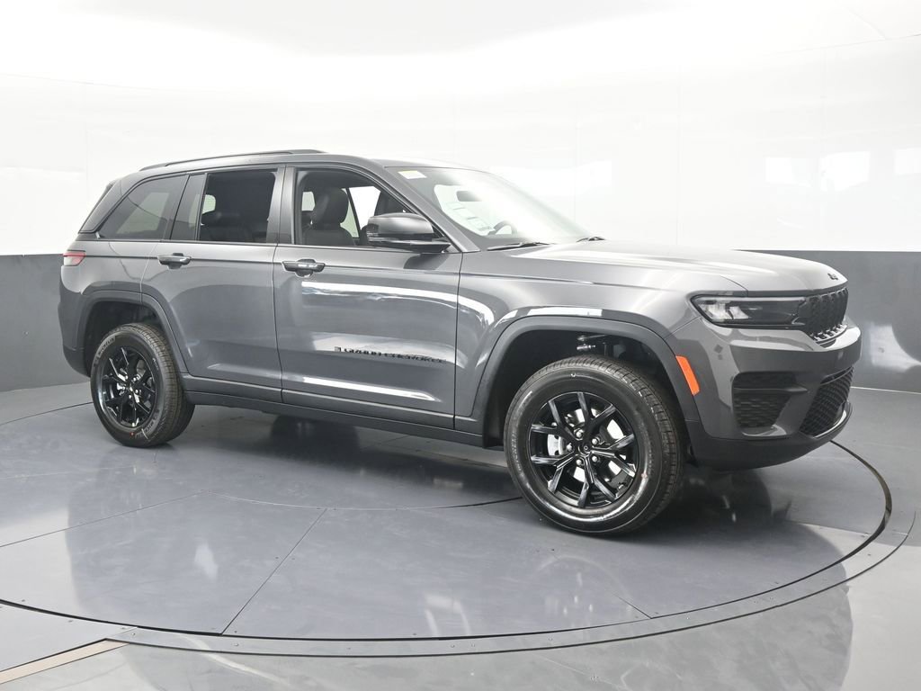New 2025 Jeep Grand Cherokee Altitude image 8