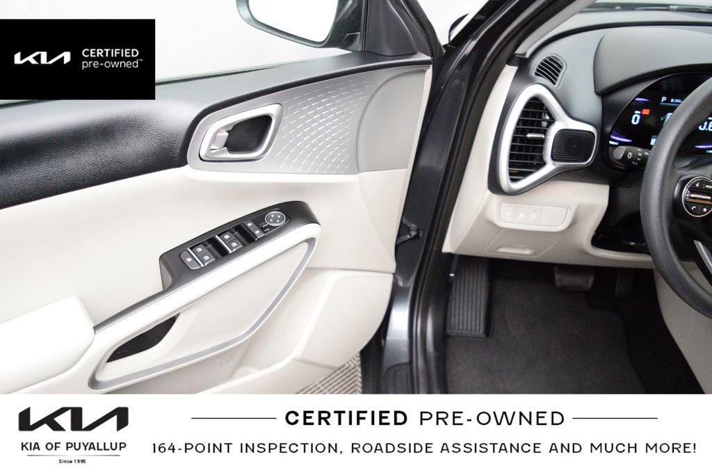 Certified 2025 Kia Soul LX FWD image 28