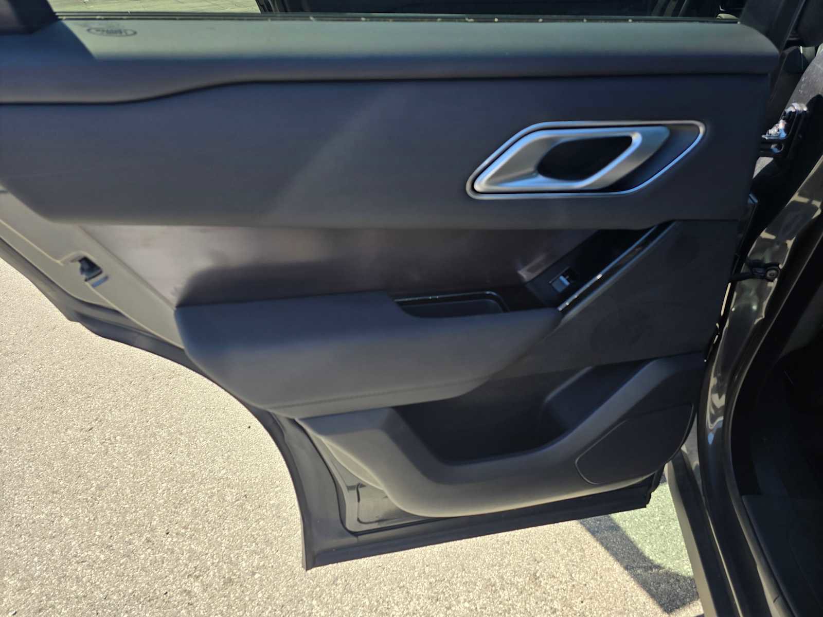 Used 2026 Land Rover Range Rover Velar Dynamic SE image 19