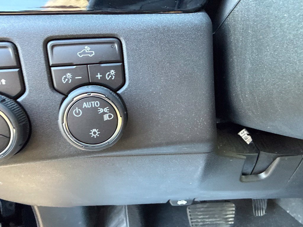 Used 2024 Chevrolet Silverado 1500 LT AWD/4WD image 23