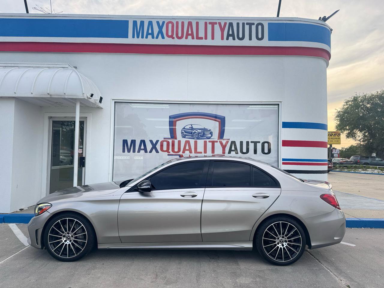 Used 2019 Mercedes-Benz C 300 Sedan image 28