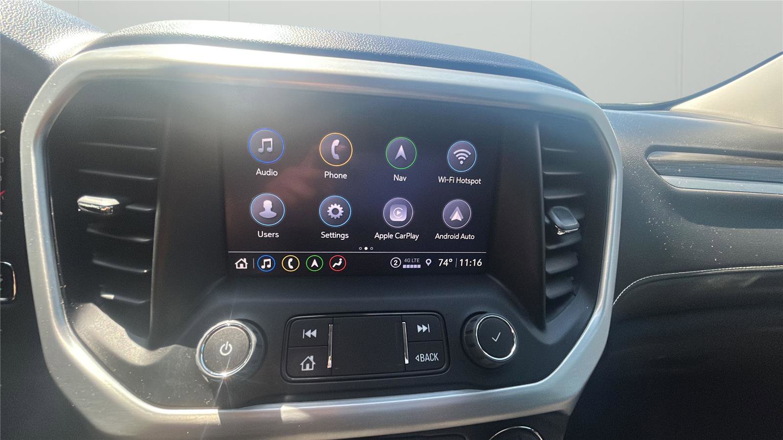 Used 2023 GMC Acadia SLT w/ Preferred Package FWD image 16