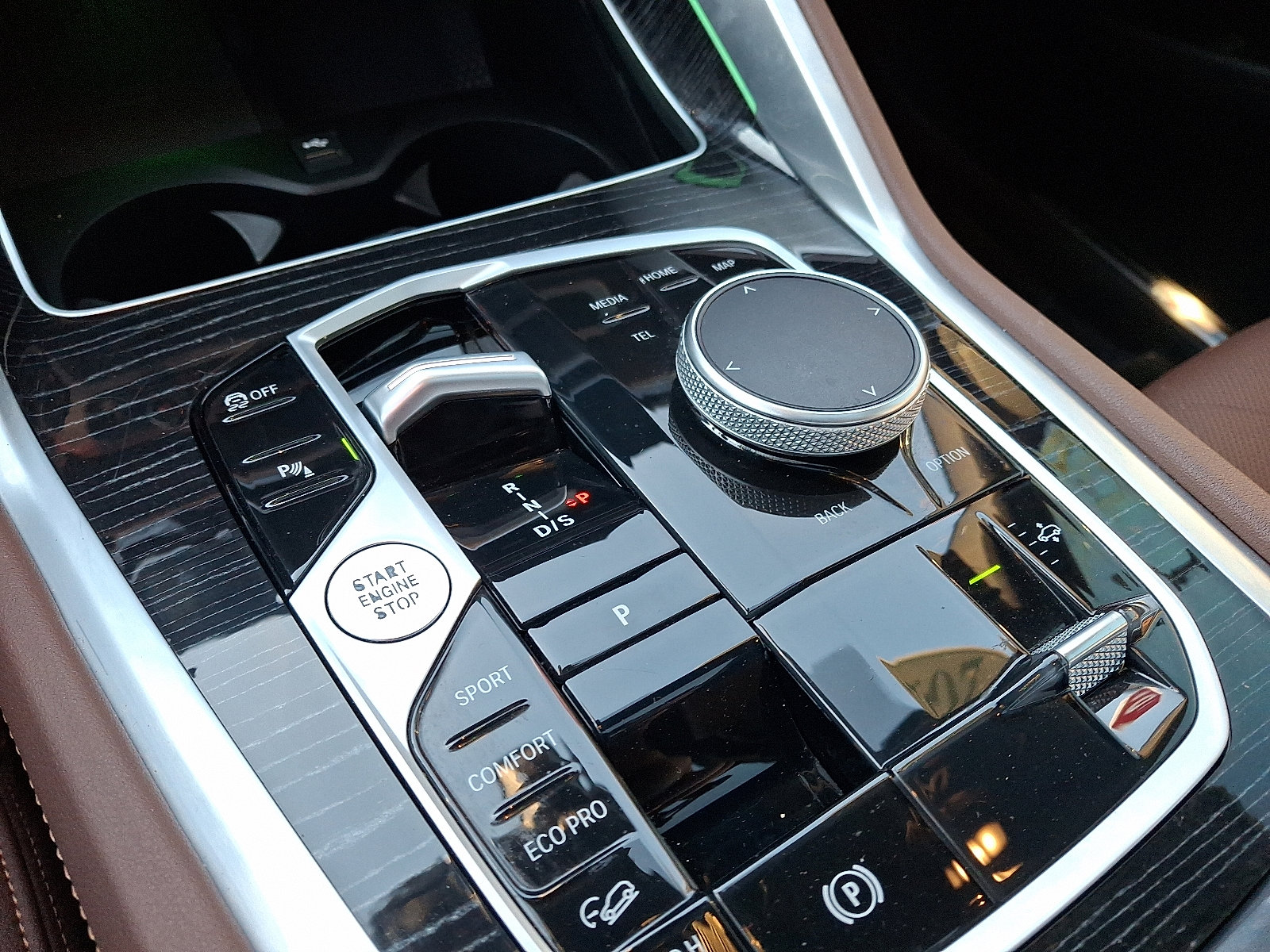 Used 2024 BMW X6 xDrive40i w/ Premium Package image 22