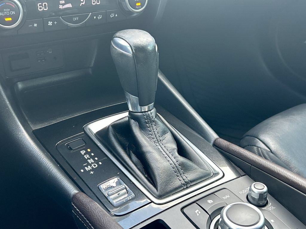 Used 2018 MAZDA MAZDA3 Touring FWD image 19