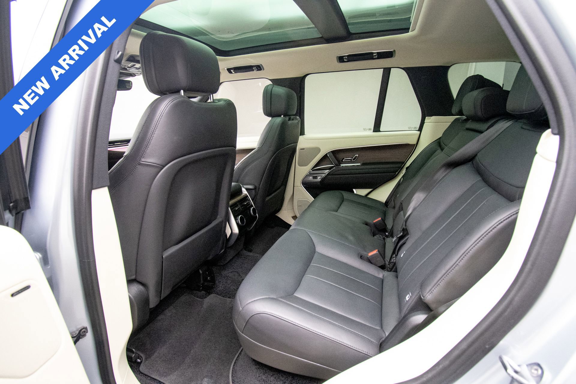 Used 2023 Land Rover Range Rover SE image 22