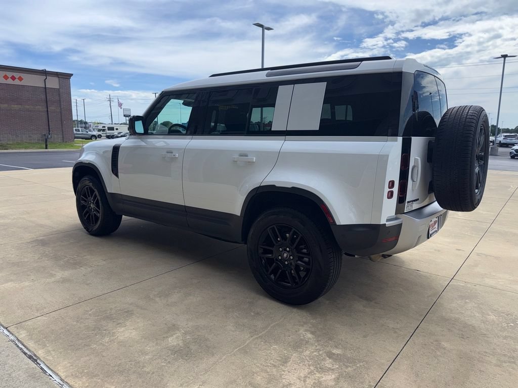 Used 2025 Land Rover Defender 110 S AWD/4WD image 7