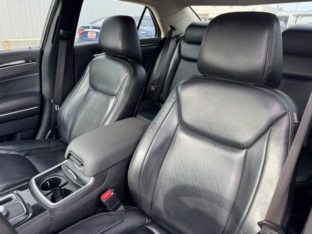 Used 2023 Chrysler 300 Touring L image 10