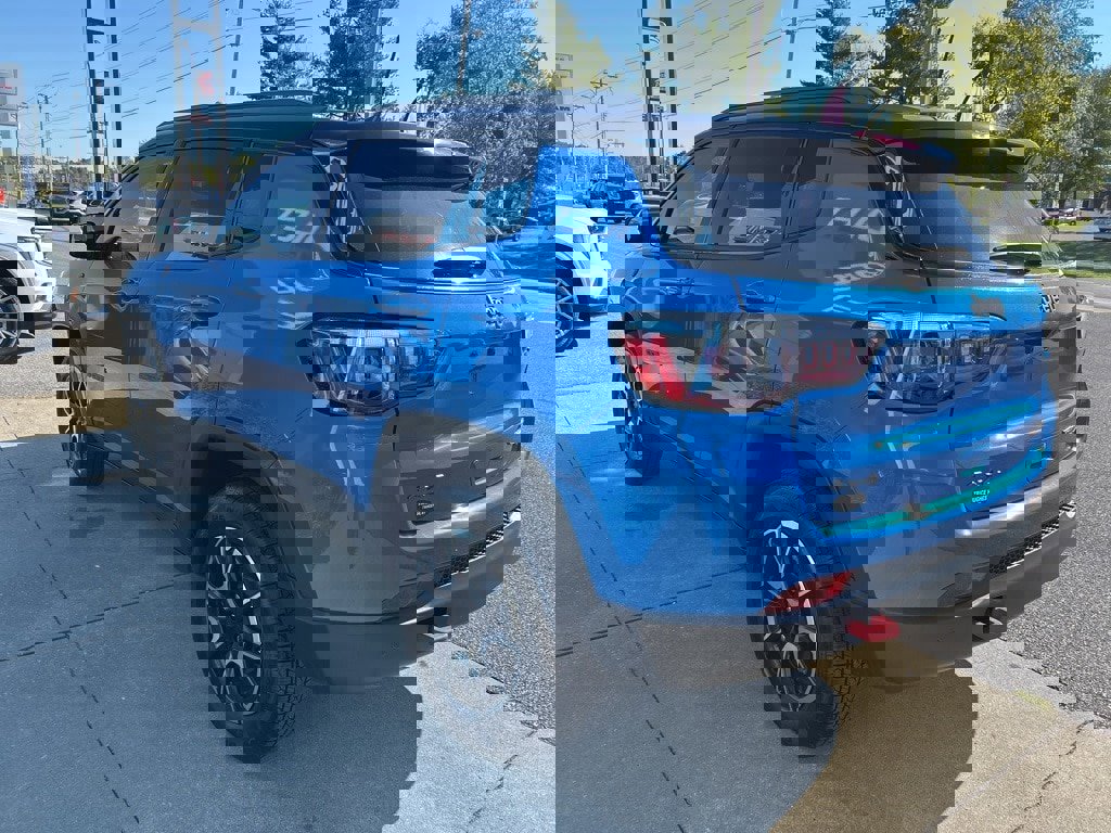 Used 2024 Jeep Compass Trailhawk w/ Trailhawk Convenience Group image 5