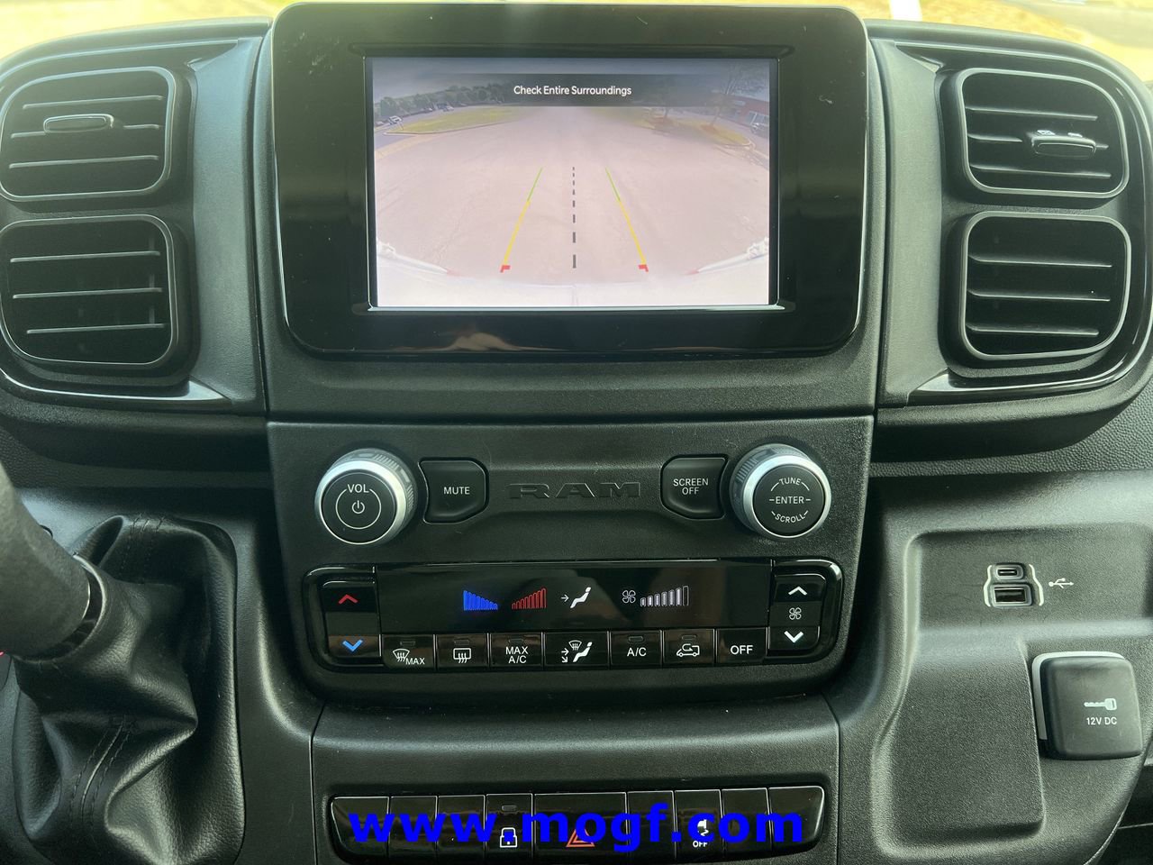 Used 2025 RAM ProMaster 2500 w/ Convenience Group image 6