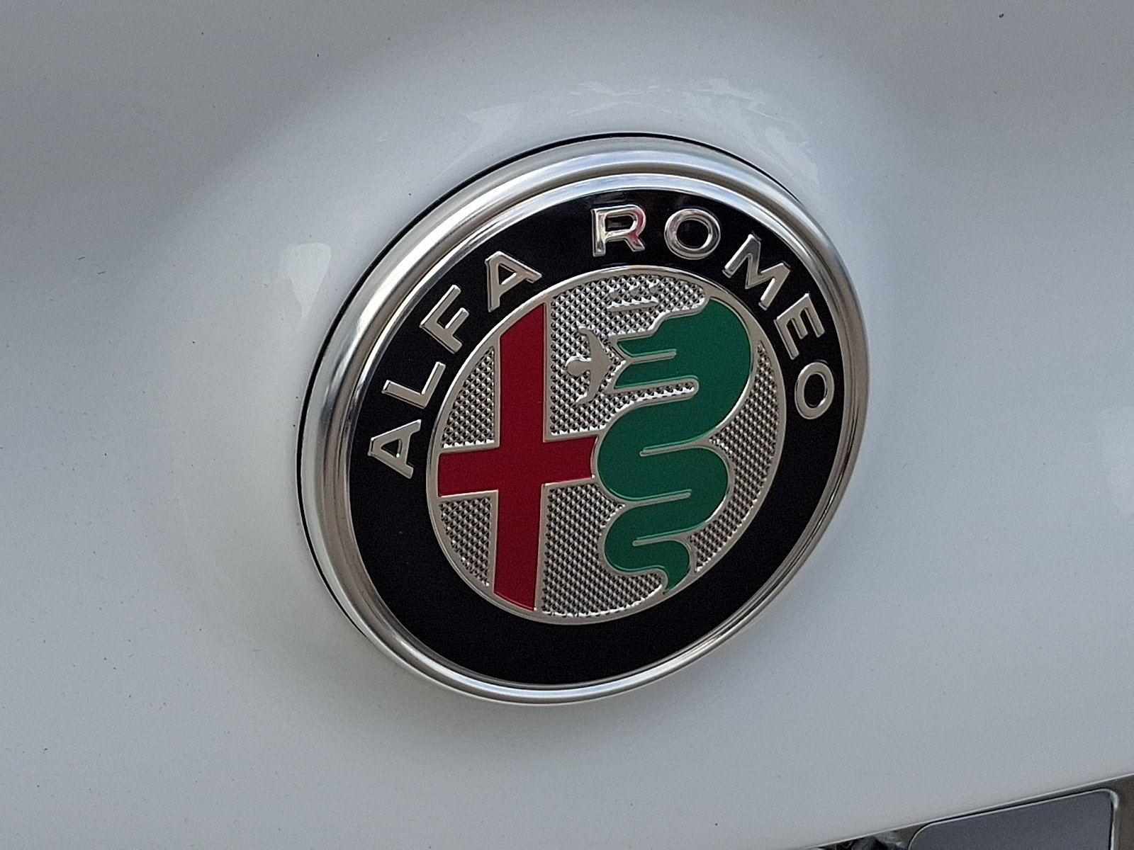 Used 2025 Alfa Romeo Giulia AWD w/ Driving Assist Package image 32