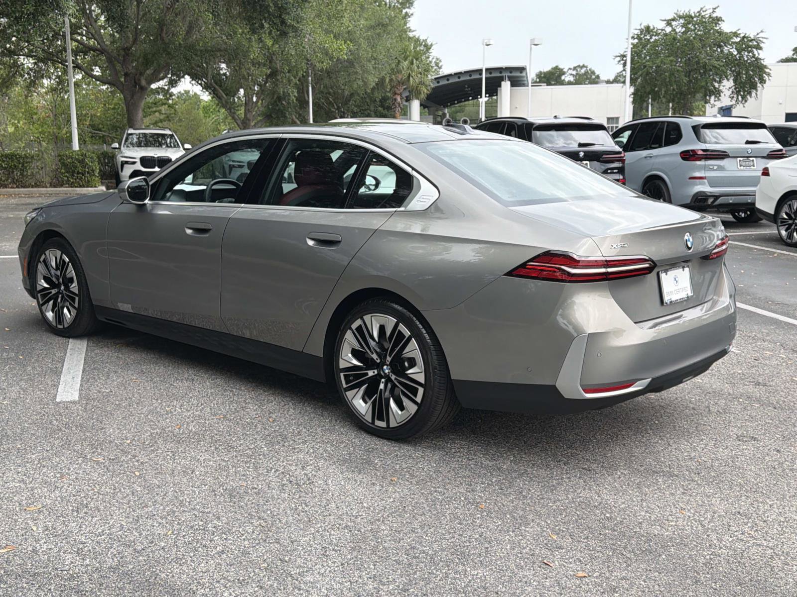 Certified 2025 BMW 540i xDrive AWD/4WD image 6