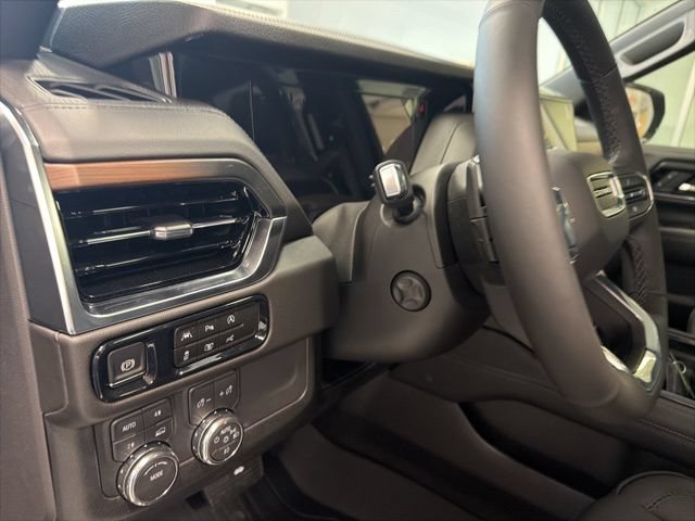 New 2026 GMC Yukon XL Denali w/ Sun & Power Step Package AWD/4WD image 24
