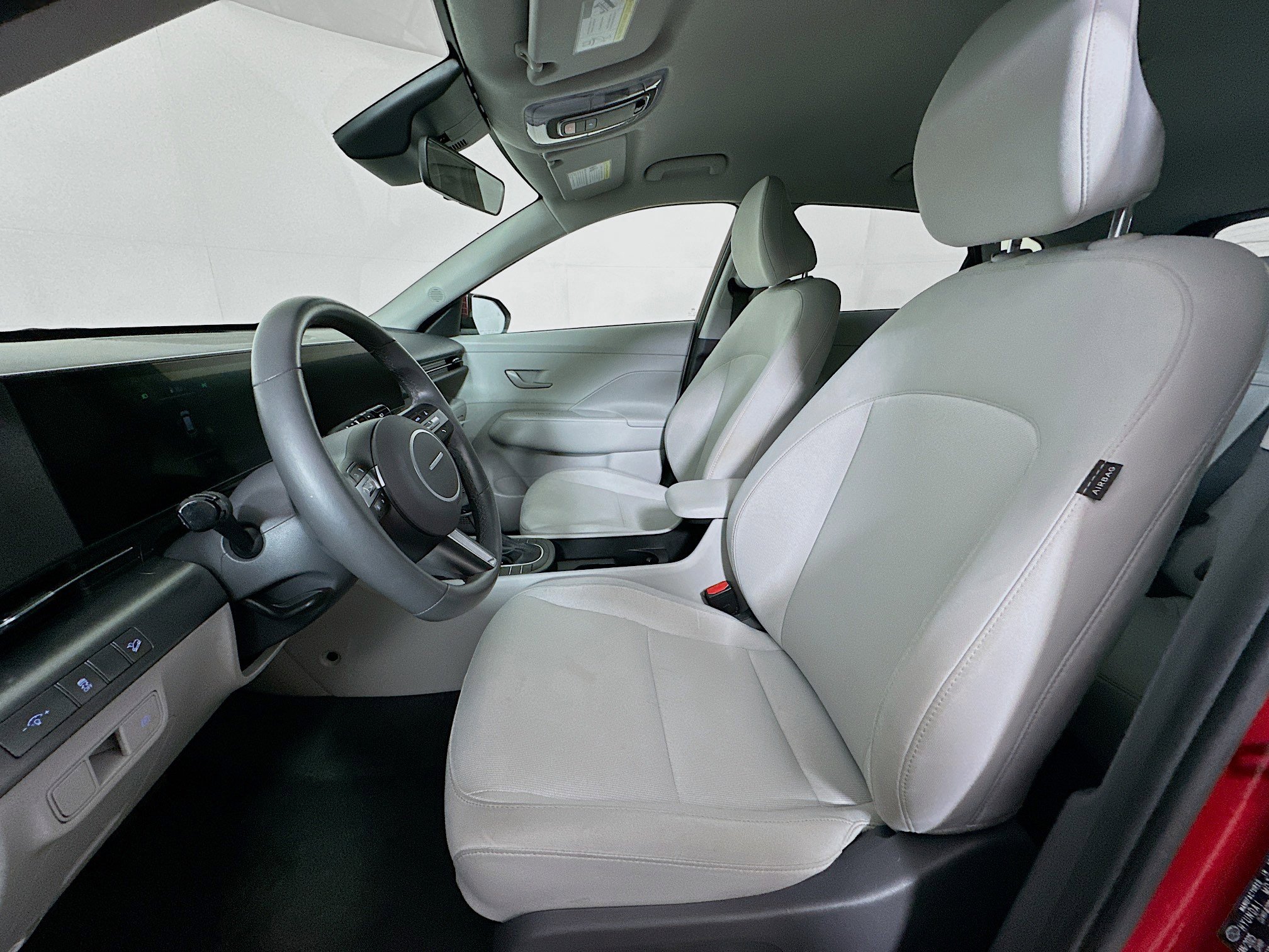 Used 2025 Hyundai Kona SEL FWD image 13
