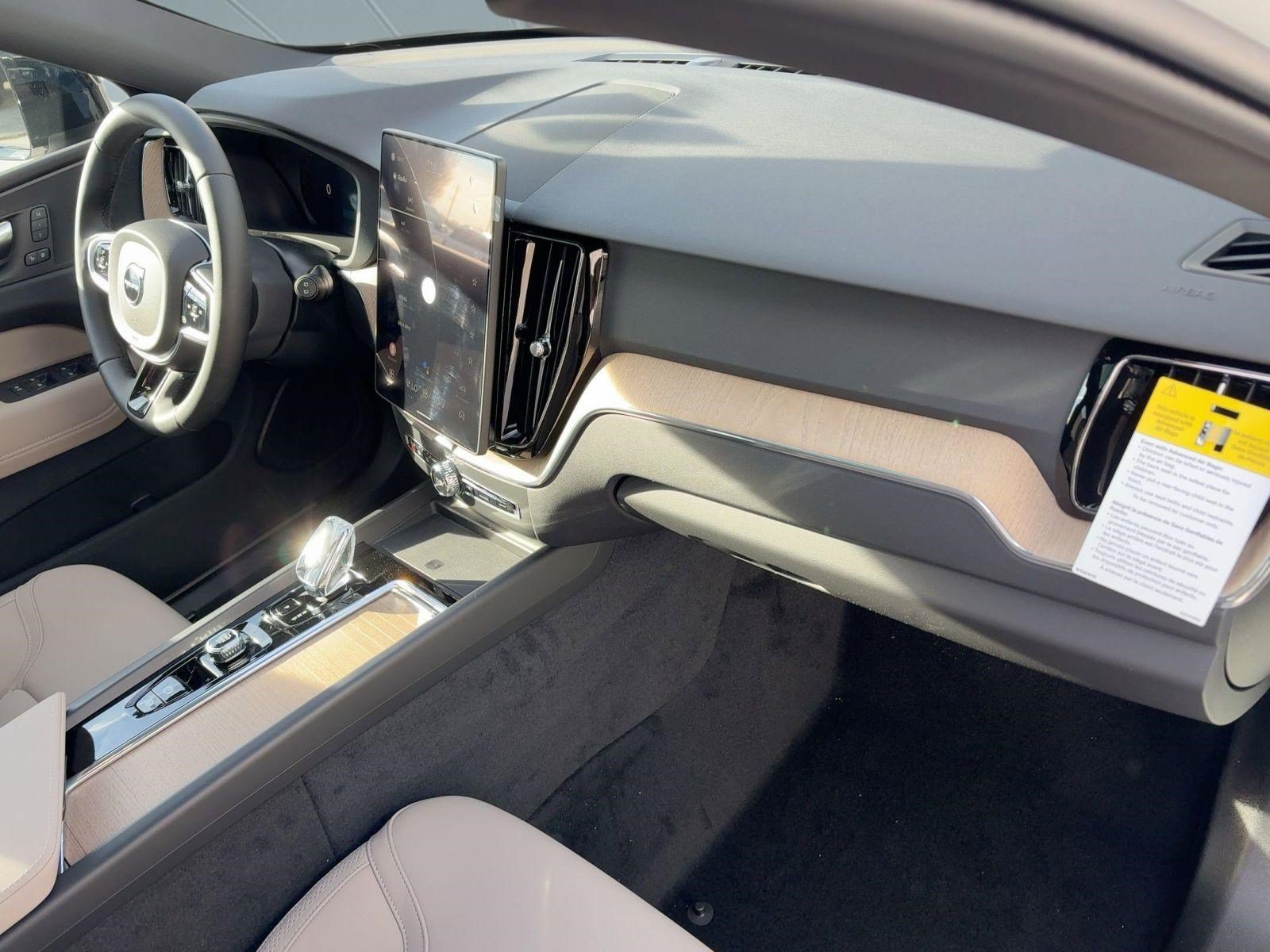 New 2026 Volvo XC60 B5 Plus w/ Protection Package Premier AWD/4WD image 31