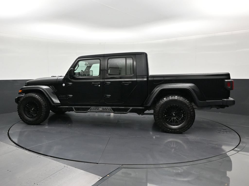 Used 2021 Jeep Gladiator Sport AWD/4WD image 2
