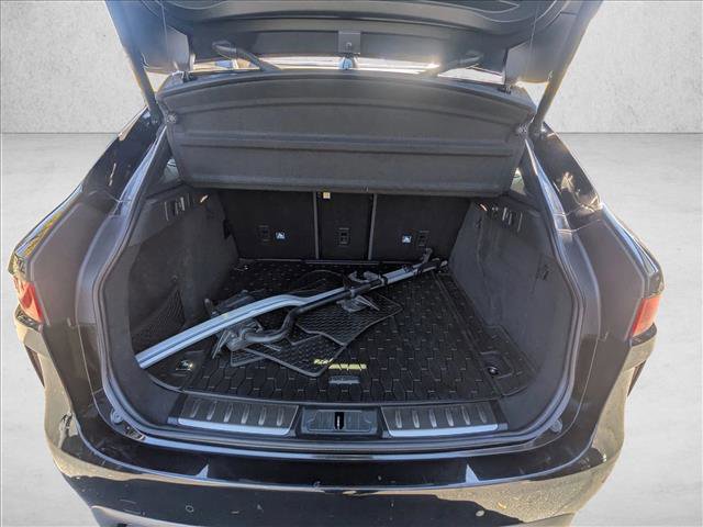 Used 2020 Jaguar F-PACE SVR image 6