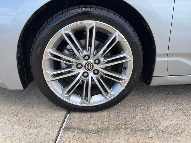 Used 2021 Toyota Avalon Limited w/ Advanced Safety Package image 8